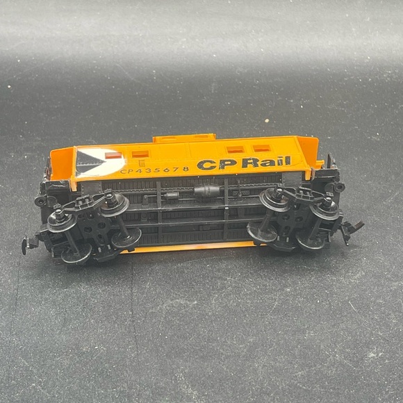 CP Rail Model Train Caboose H/O Scale Model Railroading - Picture 5 of 5